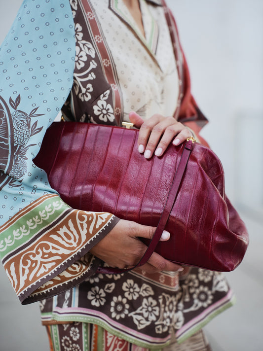 Maxi Pouch aus Eelleder Rot