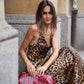 Alberta Ferretti Kleid mit Leopardenmuster im sitzenden Streetstyle