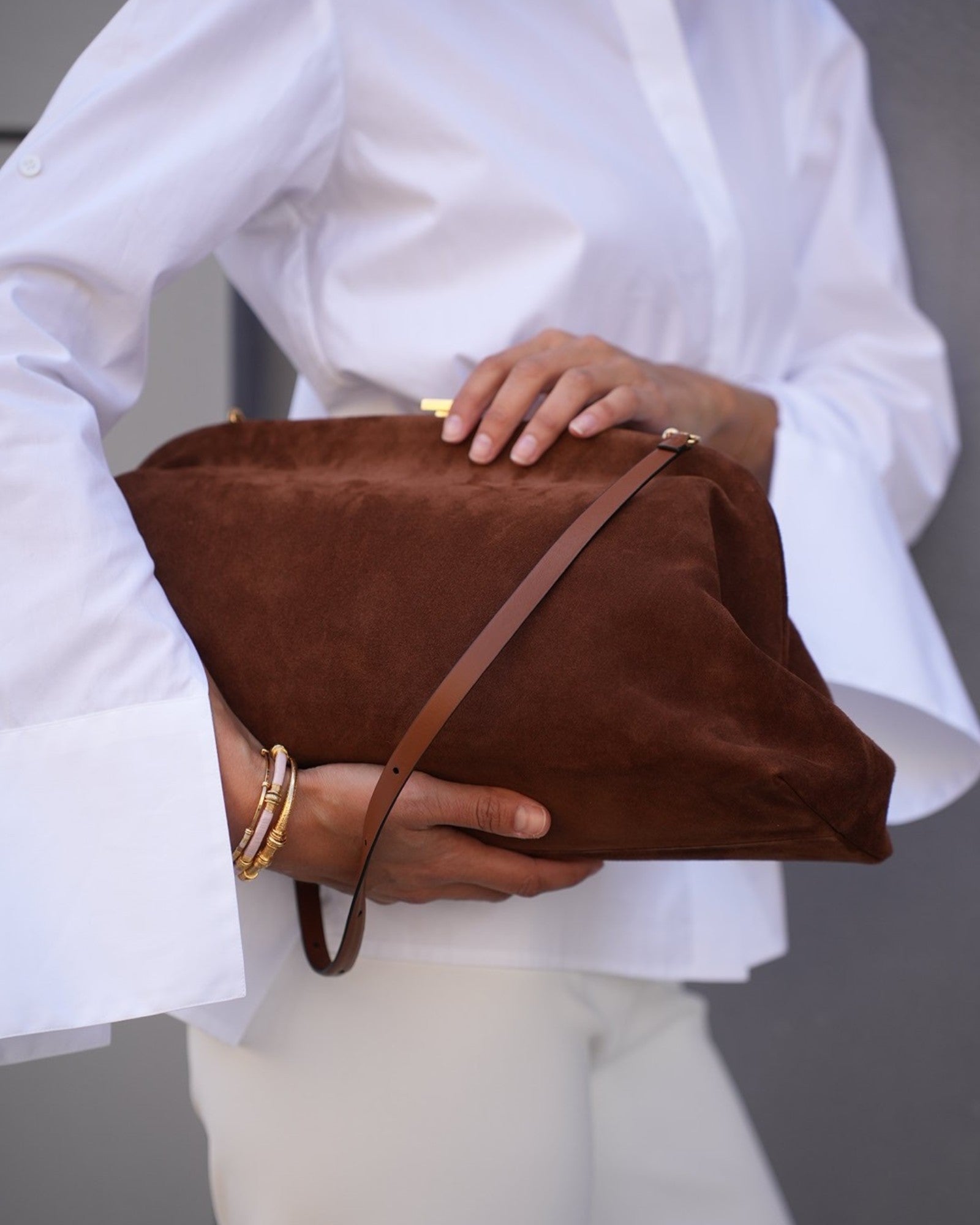 Maxi Pouch Wildleder Braun
