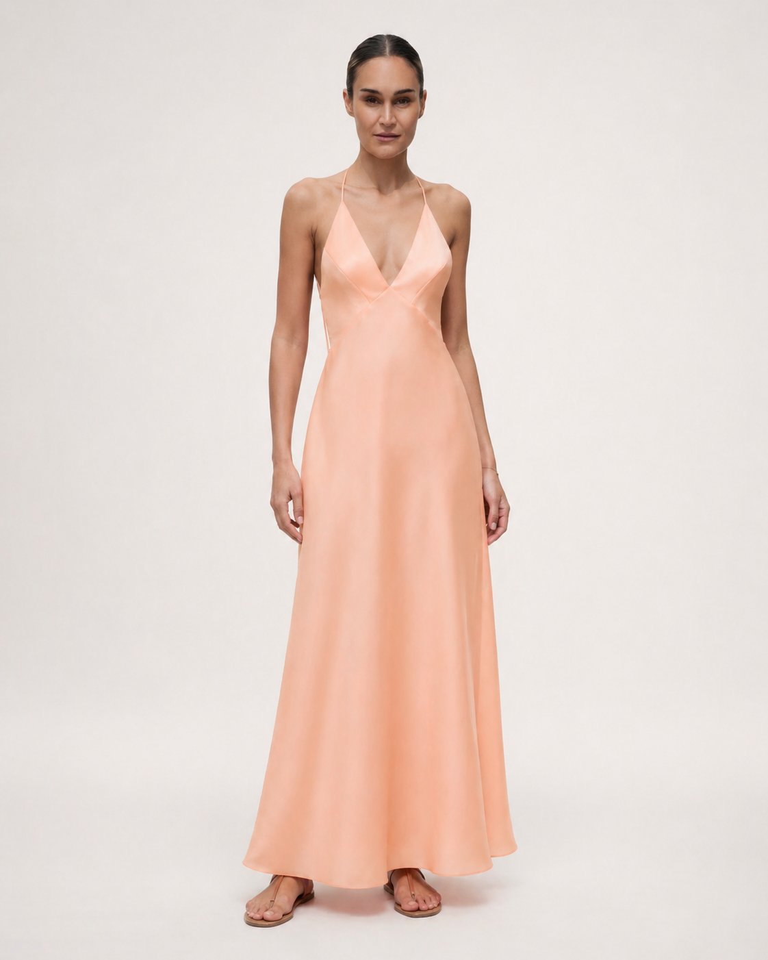 Open-back Kleid aus Seide Apricot