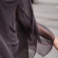 Detail des Alberta Ferretti Tops mit transparenten Chiffonärmeln