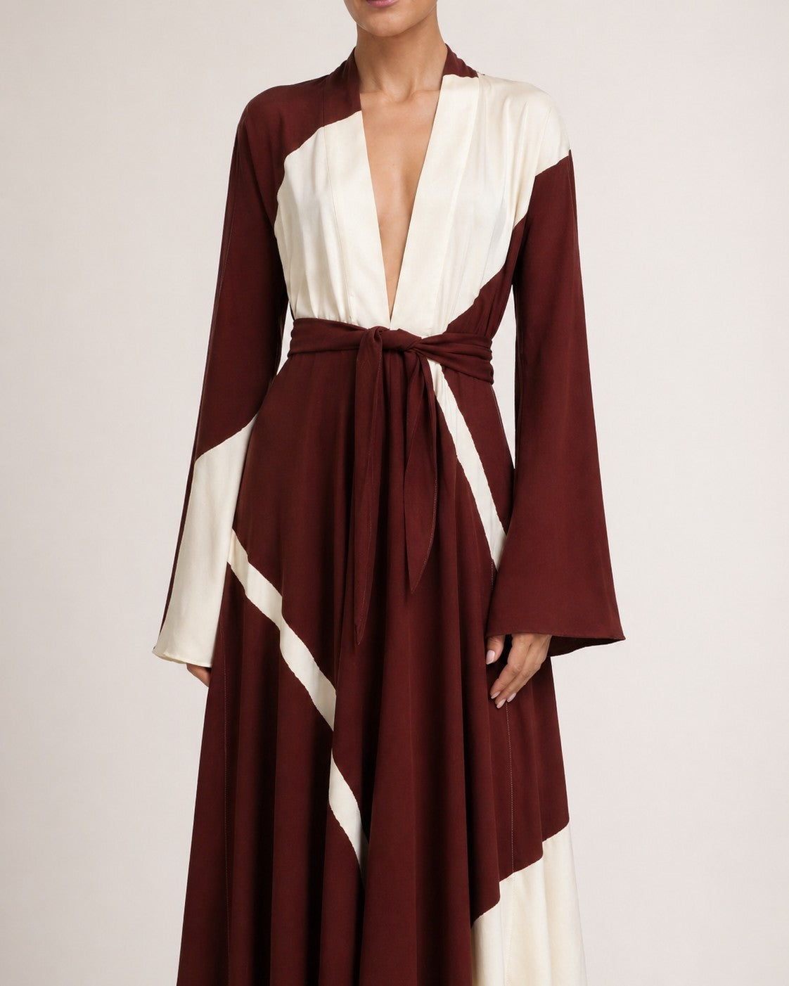 Detail des Alberta Ferretti Two-Tone Kleids mit V-Ausschnitt