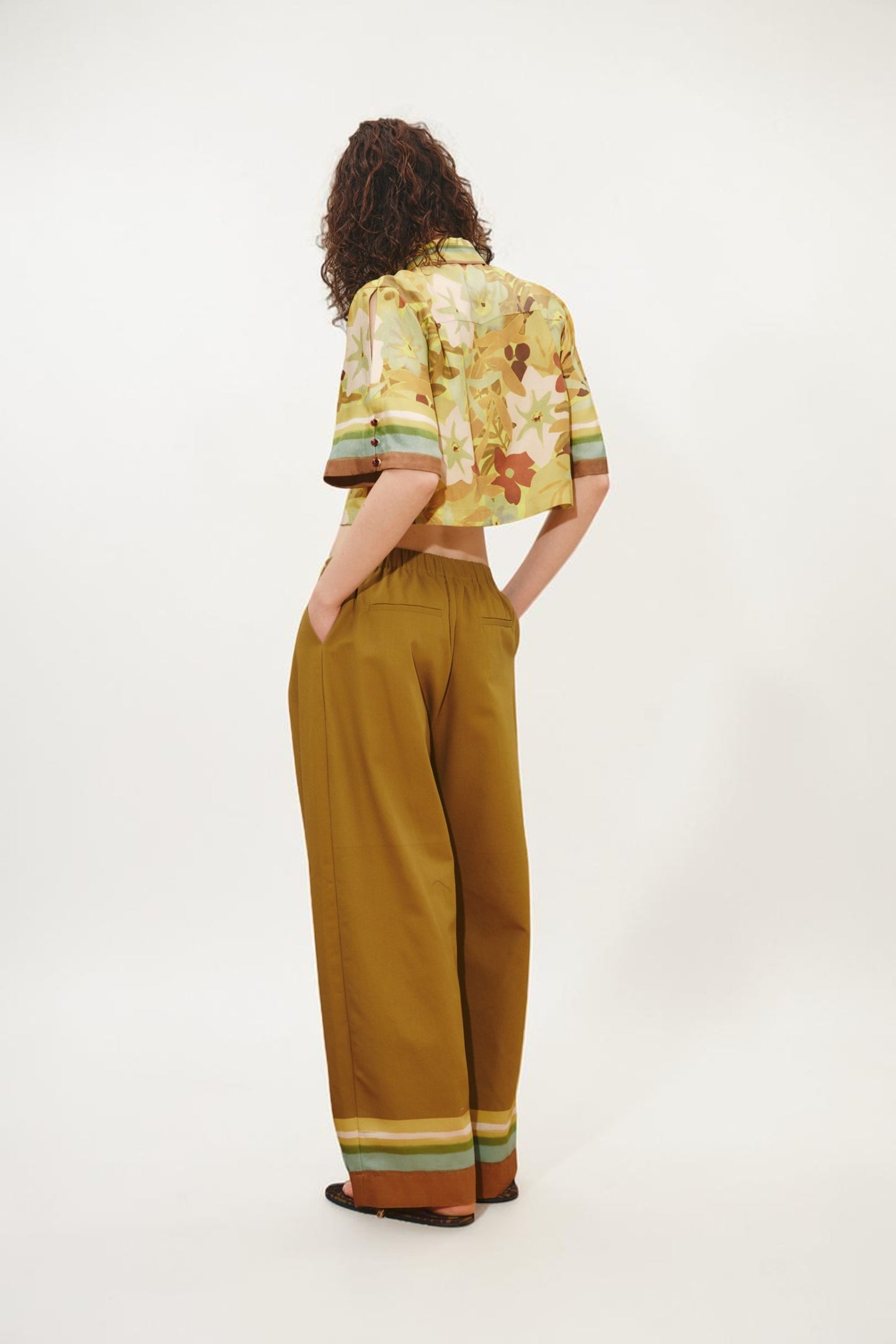 Contemporary Wardrobe Cropped Bluse