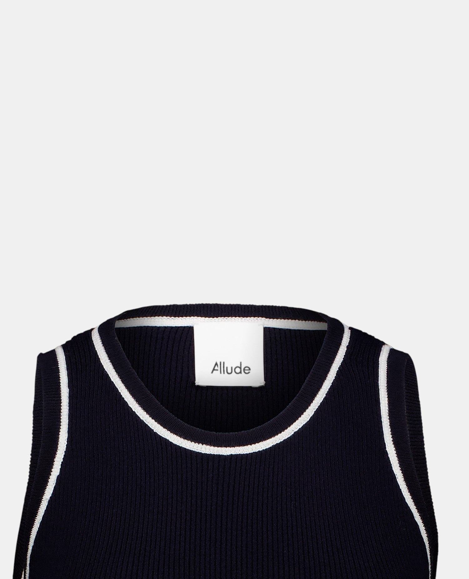 Detail des Allude Stricktops Navy mit Cashmere als Freisteller