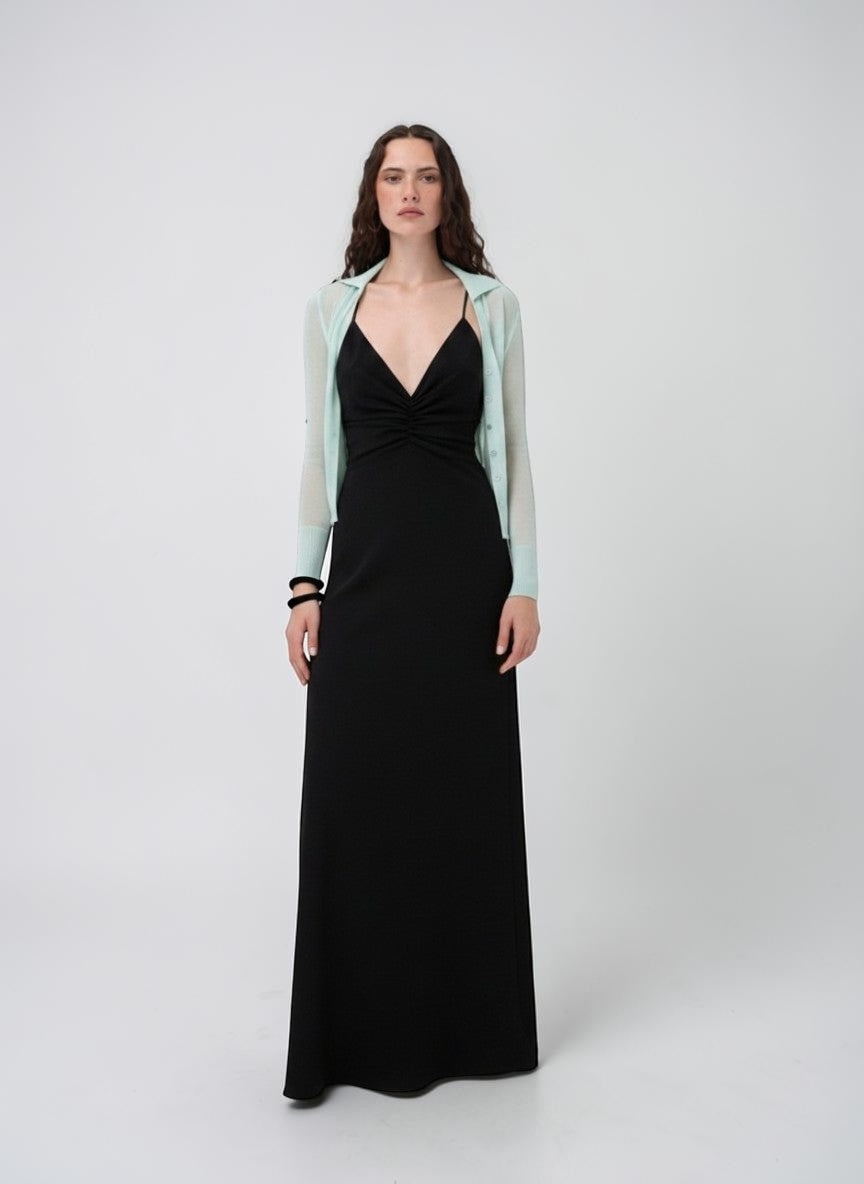 Anna October Giorgia Maxikleid Schwarz von vorne getragen