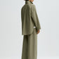 By Malene Birger Oversized Hemdbluse Deep Lichen Green von hinten getragen
