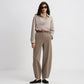 By Malene Birger Carlien High-Waist Hose in Taupe von vorne getragen