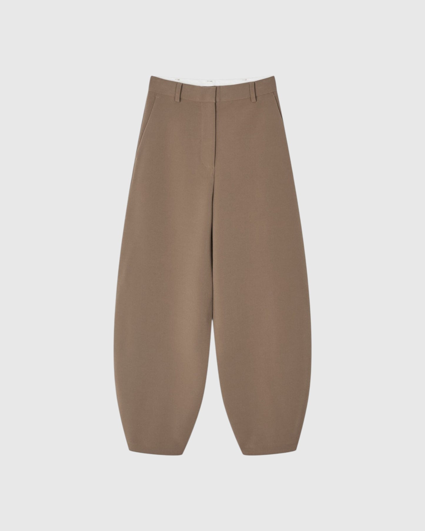 By Malene Birger Carlien High-Waist Hose in Taupe als Freisteller
