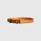 By Malene Birger Marlos Ledergürtel in Cognac mit Monogramm als Freisteller