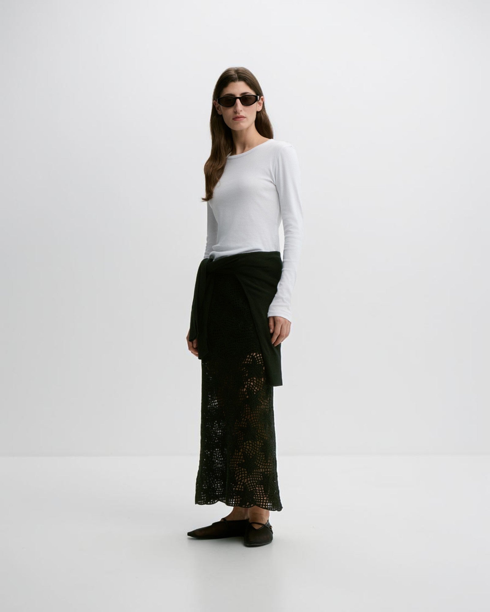 By Malene Birger Brita Langarm-T-Shirt in Weiß von vorne getragen
