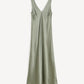 By Malene Birger Satin Maxikleid Deep Lichen Green als Freisteller