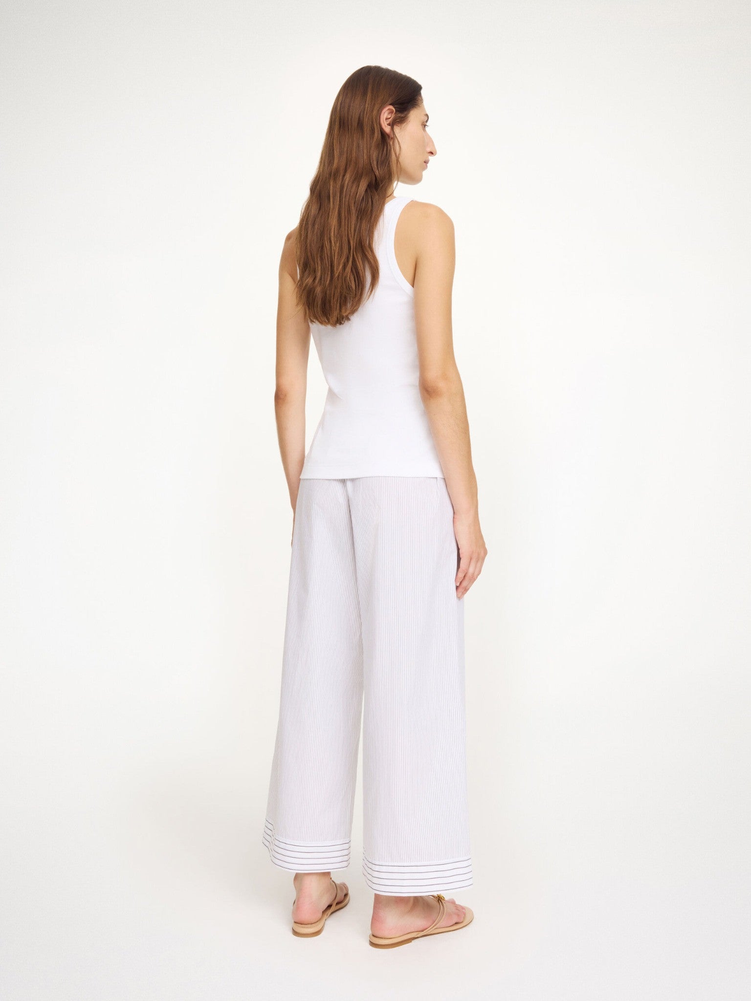 By Malene Birger Mirabello Hose Black White Mix Stripe von hinten getragen