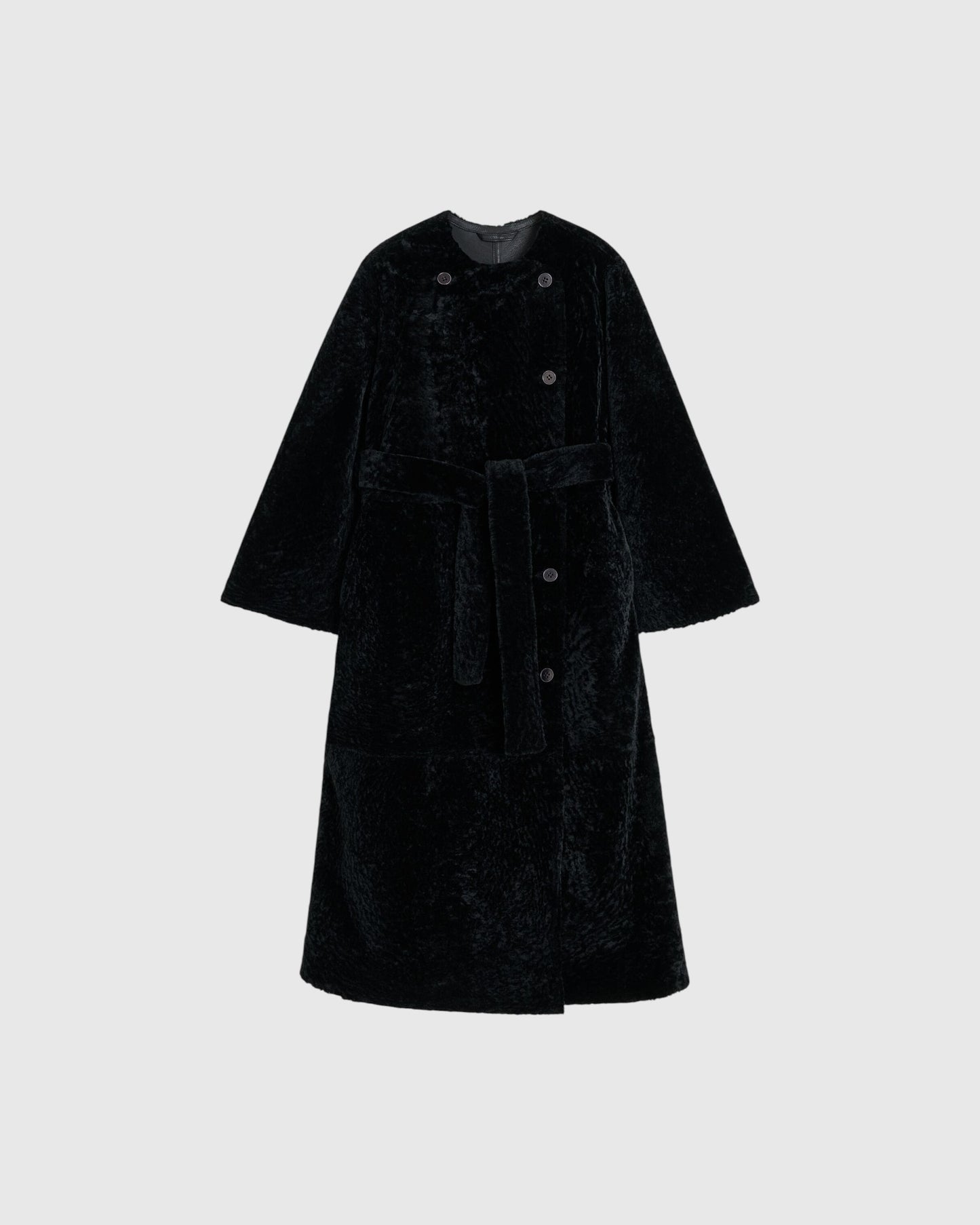 By Malene Birger langer reversibler Pelzmantel in Schwarz als Freisteller