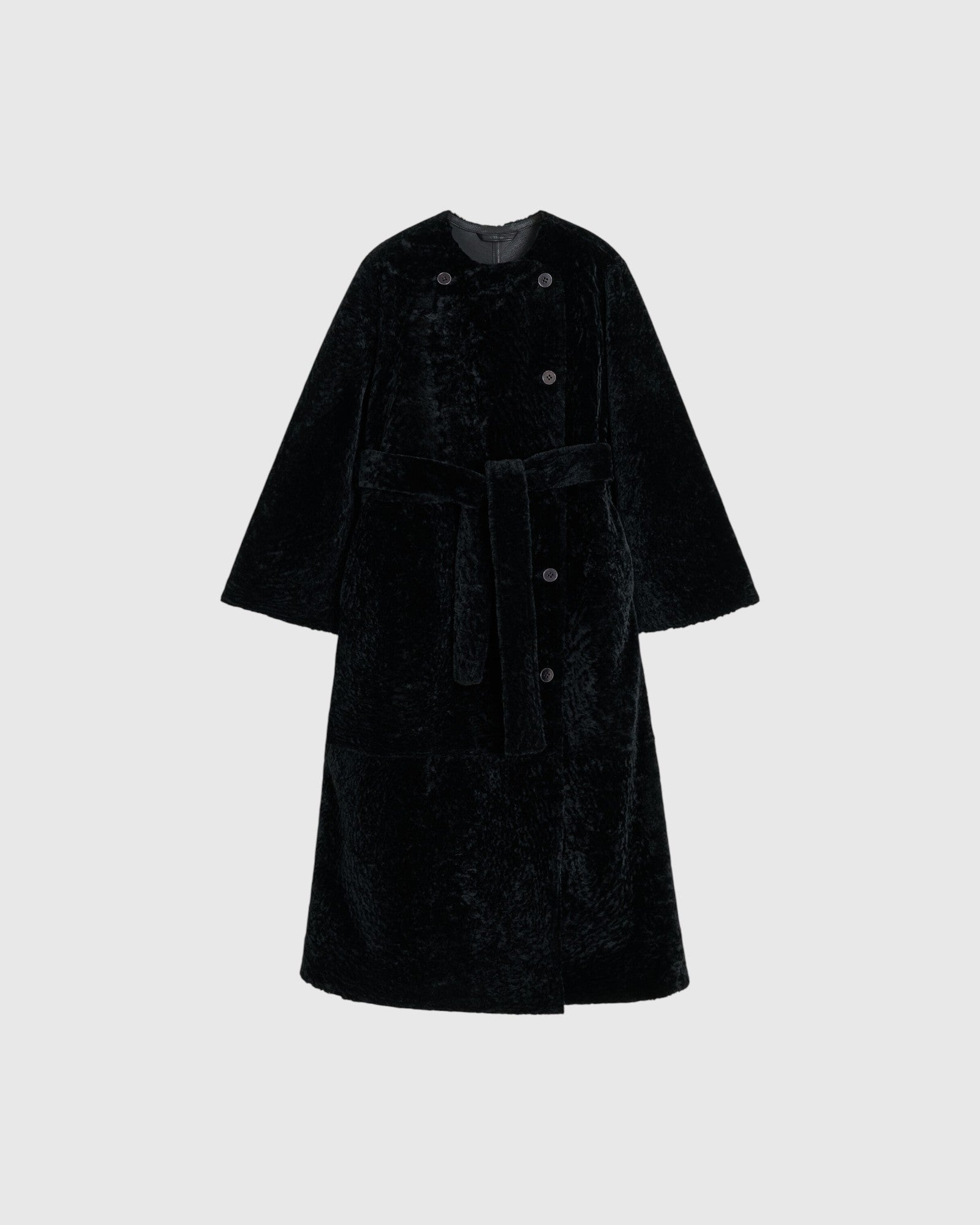 By Malene Birger langer reversibler Pelzmantel in Schwarz als Freisteller