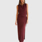 Circus Hotel Strickkleid Red Rose Cut-Out Hip im getragenen Styling von vorne