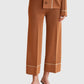 Circus Hotel Hose Gold am Model Detailansicht vorne