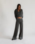 Circus Hotel Cropped Lamé-Hose in Grau am Model von vorne mit passendem Oberteil