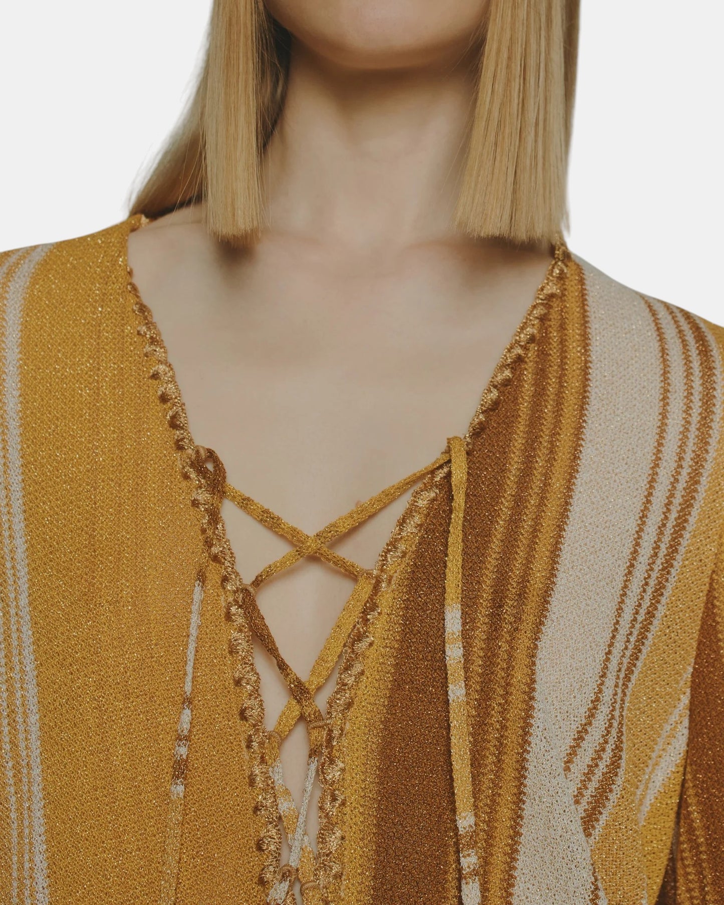Lamé Kaftan in Papaia-Ambra mit Streifen