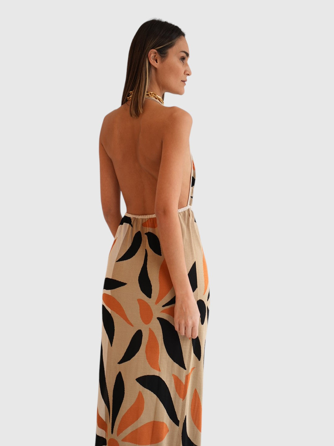 Circus Hotel Strickkleid Multicolor Neckholder im getragenen Styling von hinten