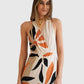Circus Hotel Strickkleid Multicolor Neckholder im getragenen Styling als Detail von vorne
