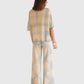 Circus Hotel Shirt Batik Blue Creme von hinten getragen mit passender Hose