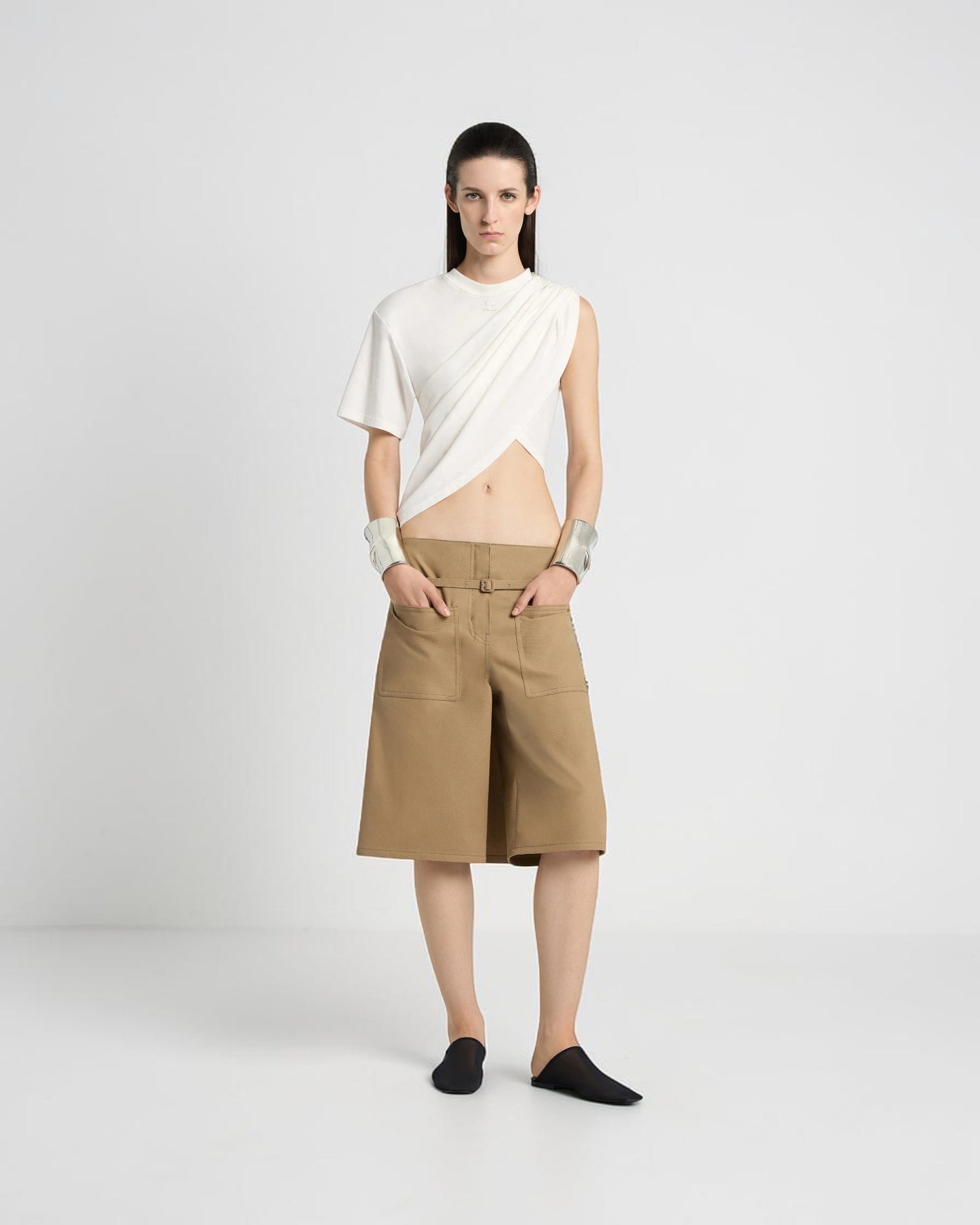 Bermudashorts mit Ledergürtel Dunkelsand