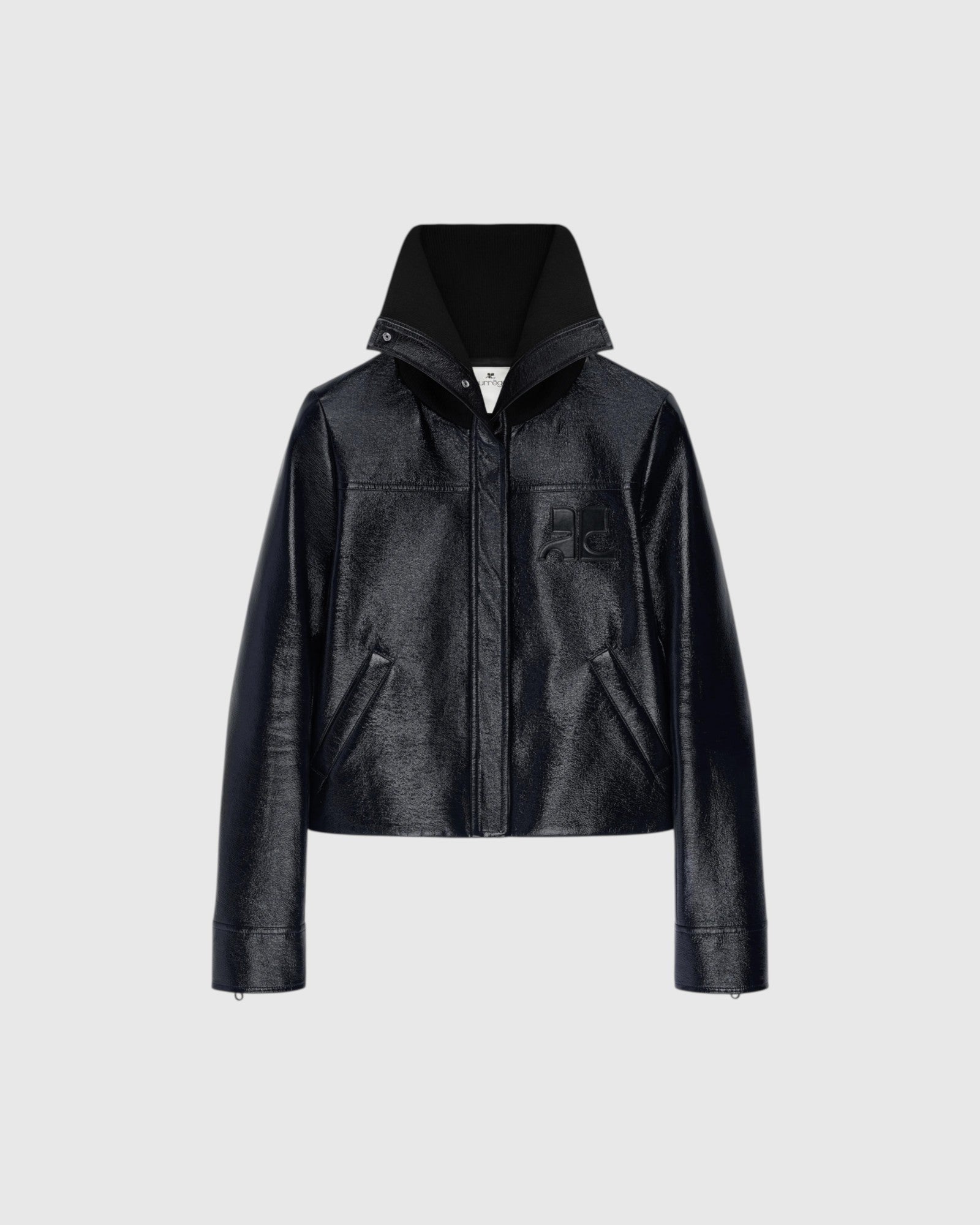 Taillierte Vinyljacke mit hohem Kragen Navy