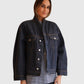 Detail der House of Dagmar Denim Jacke Dark Blue im getragenen Styling