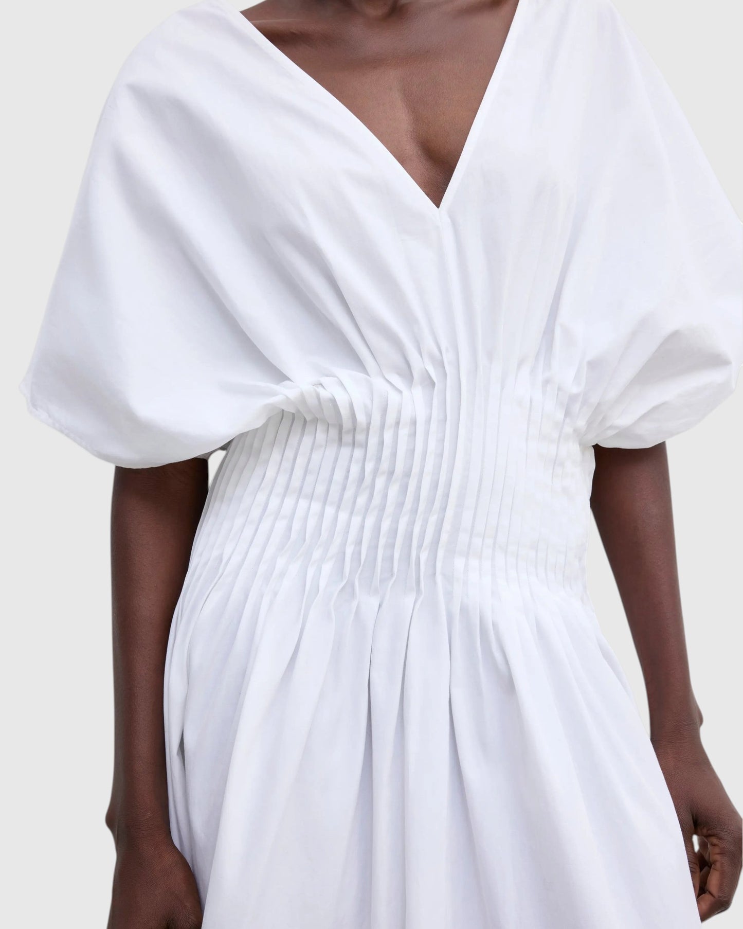 Popelinekleid mit V-Ausschnitt Weiß