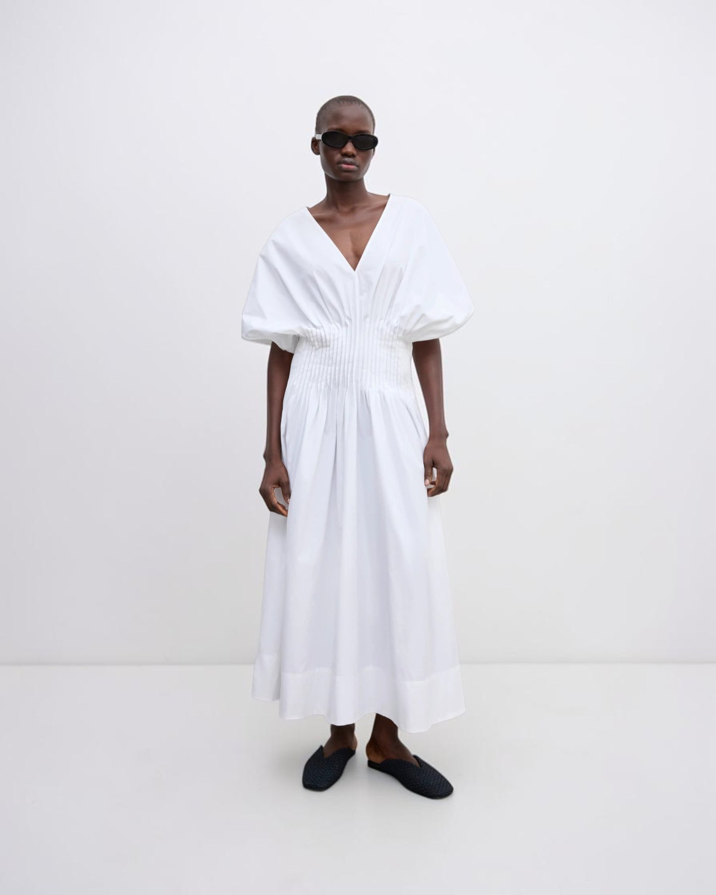 Popelinekleid mit V-Ausschnitt Weiß