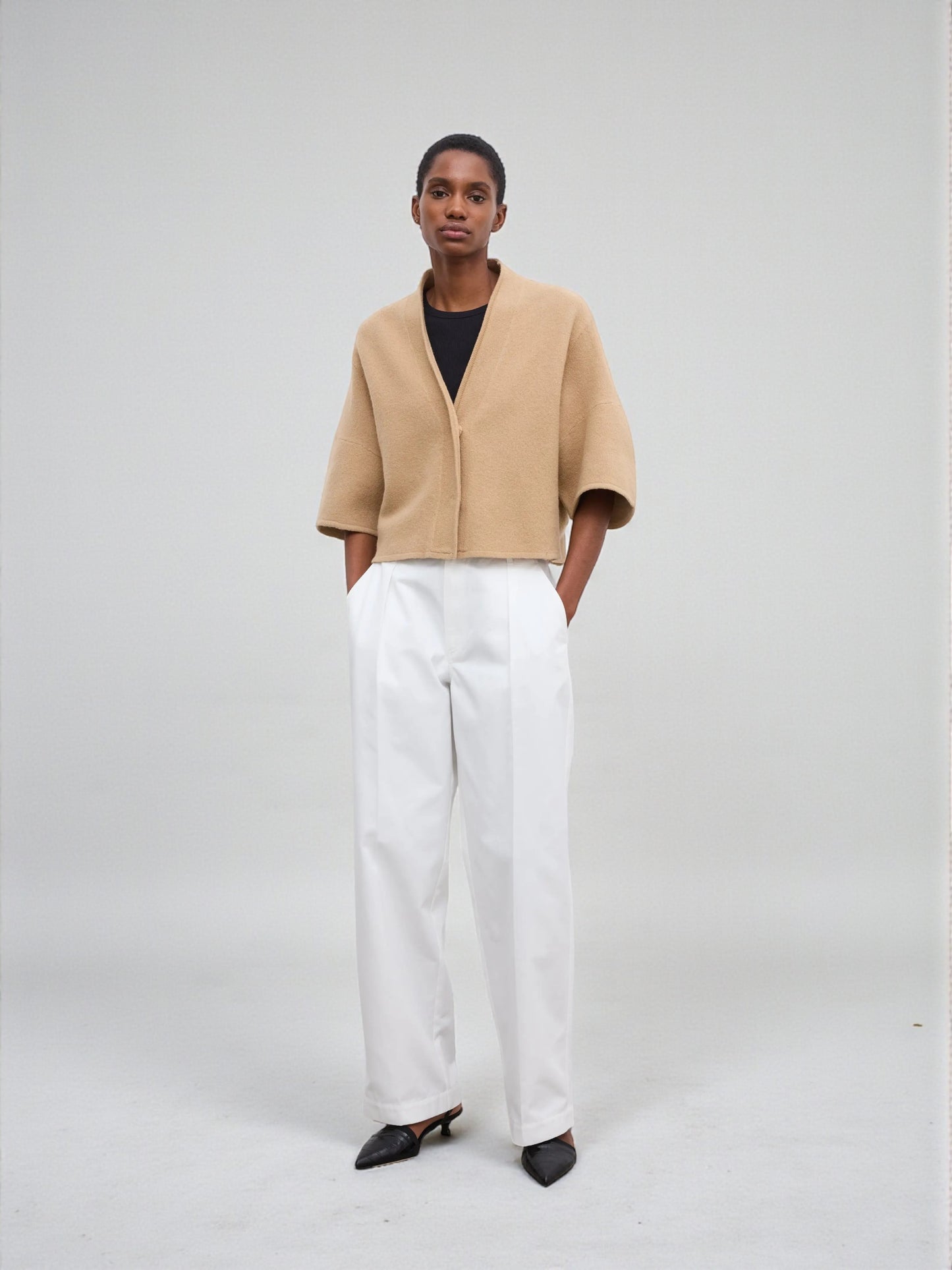Kurze Strickjacke Camel
