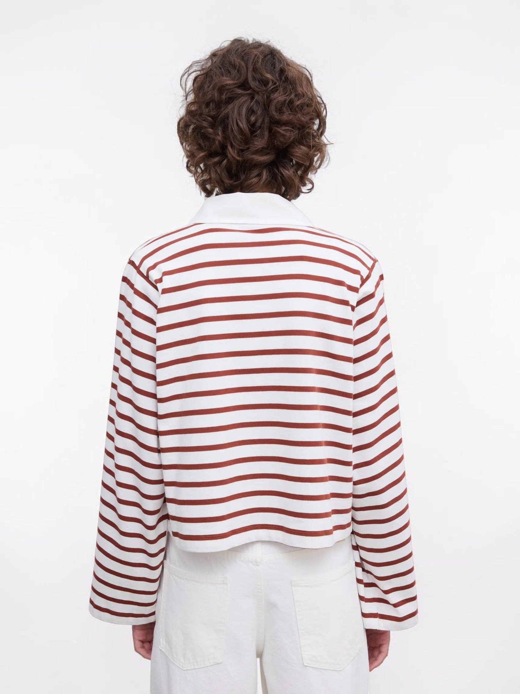 Gestreiftes Rugbyshirt
