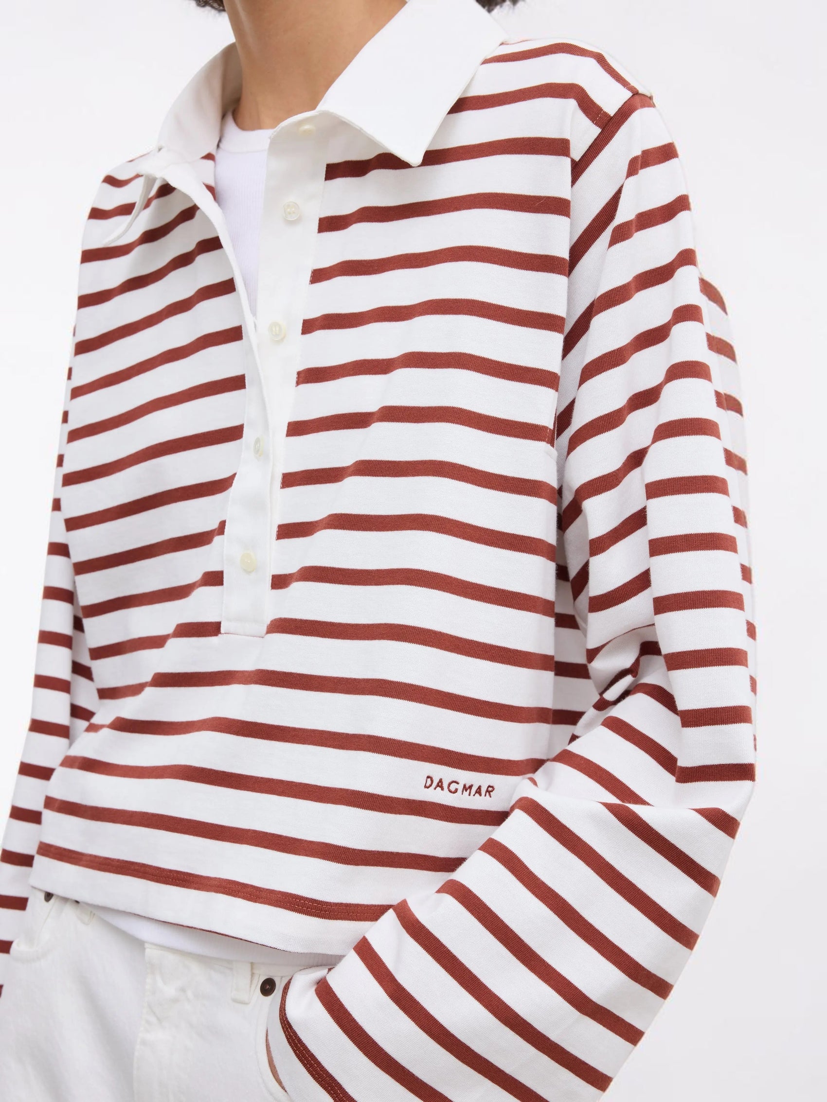 Gestreiftes Rugbyshirt