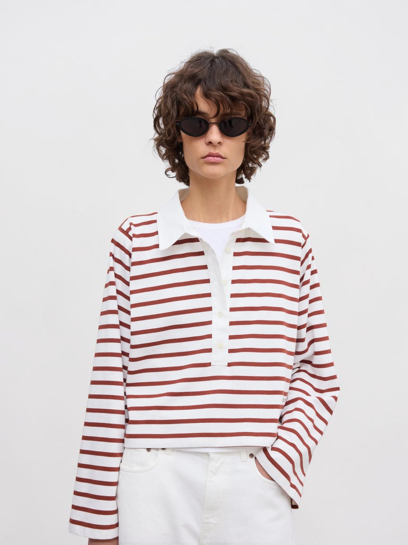 Gestreiftes Rugbyshirt