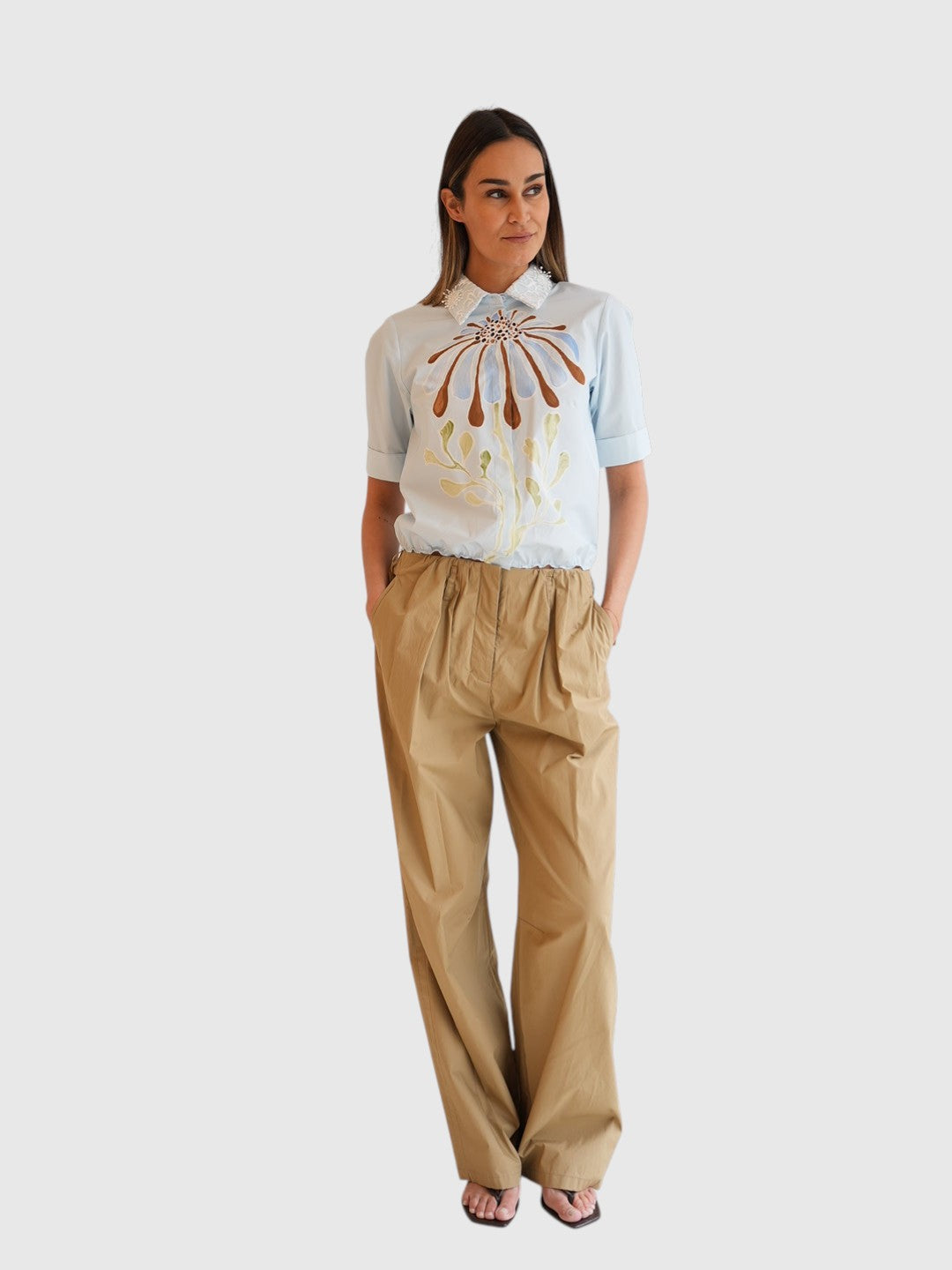 Dorothee Schumacher Floral Power Bluse Signature Print im getragenen Styling mit Popelin Power Hose