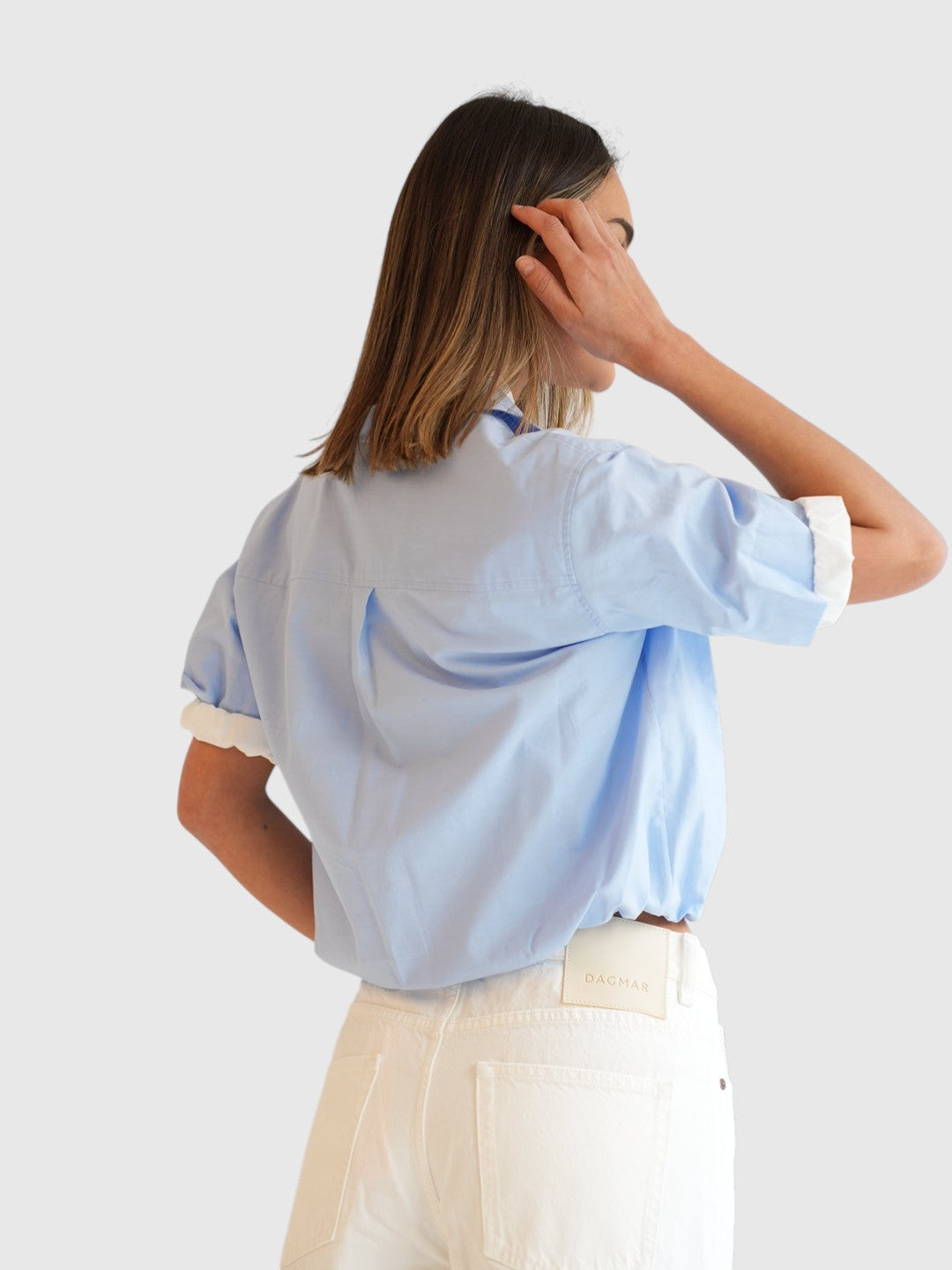 Dorothee Schumacher Powerful Ease Bluse Hellblau Weiss von hinten getragen