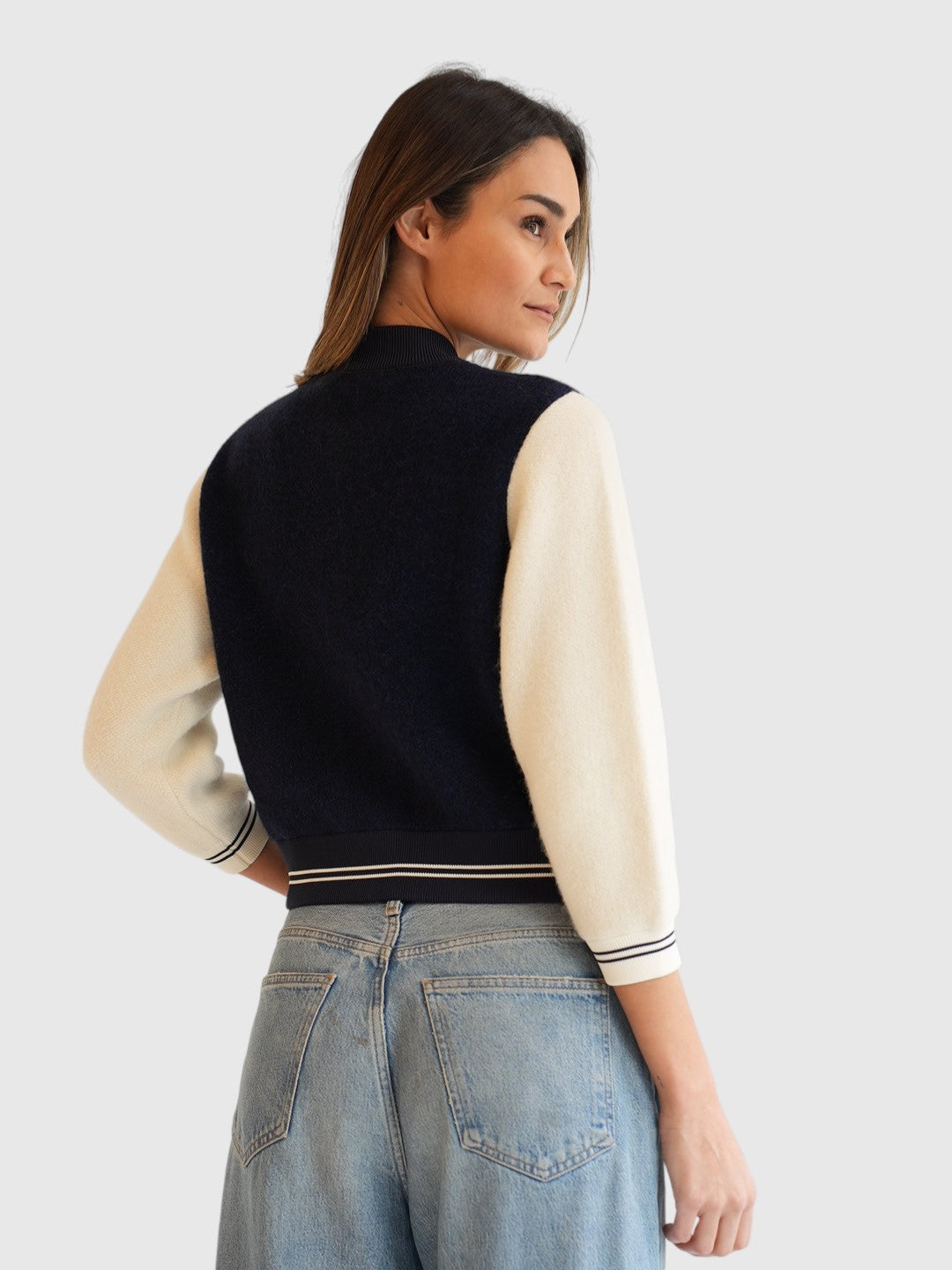 Dorothee Schumacher Bomberjacke aus Alpaka-Mix Navy von hinten getragen
