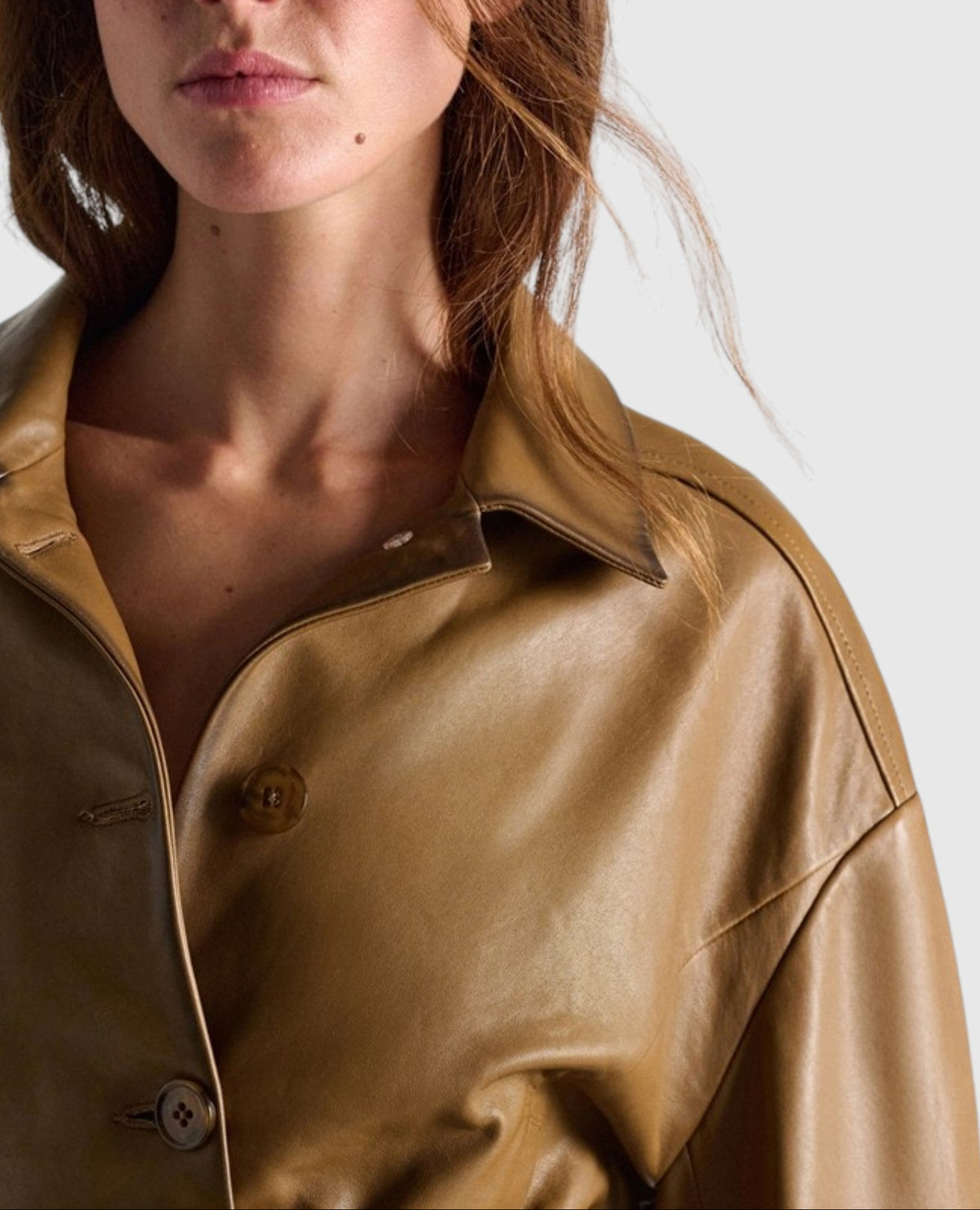 Detail der Dorothee Schumacher Lederjacke in Safranbraun