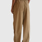 Detail der Dorothee Schumacher Popelin Power Hose Beige von hinten getragen