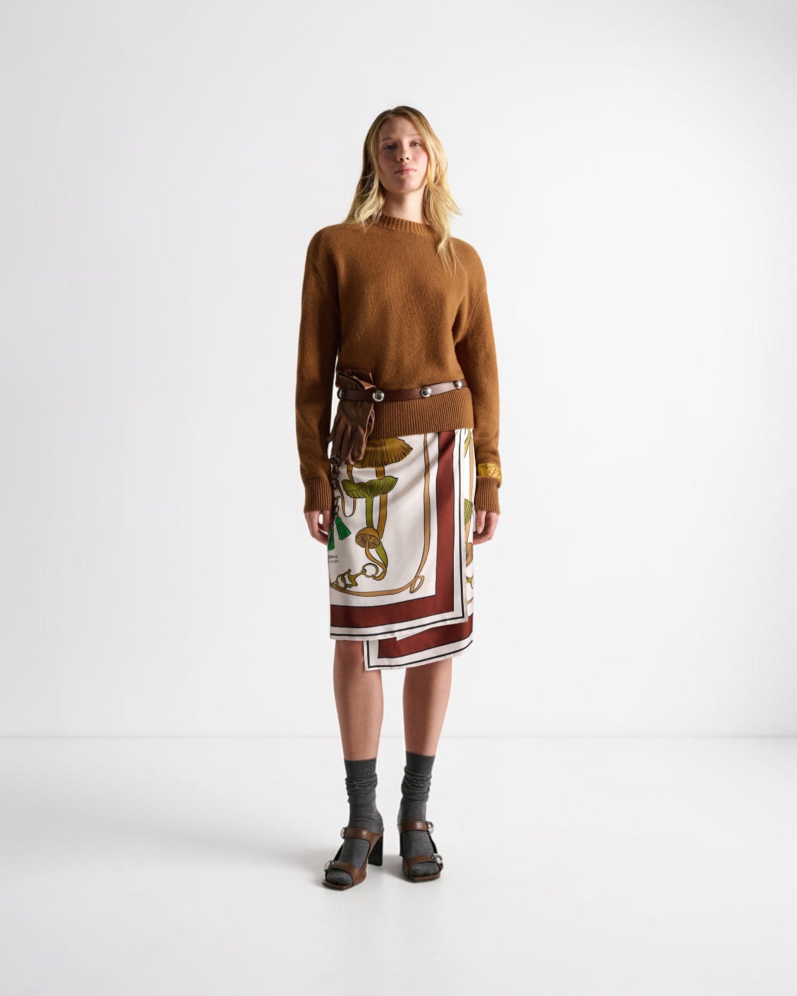 Dorothee Schumacher Love-Label Pullover in Saffron von vorne getragen