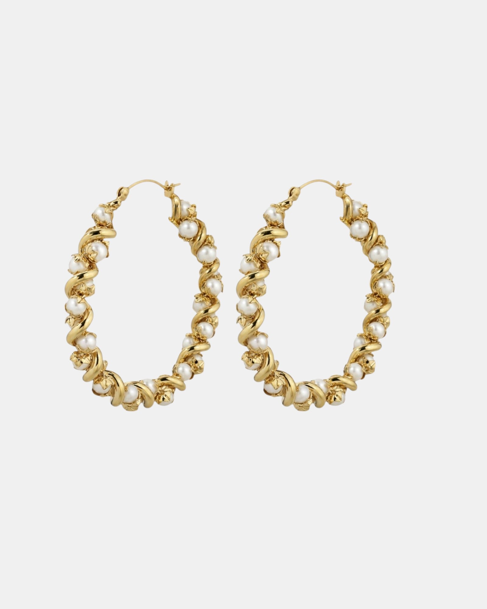 Gas Bijoux Eurydice Creolen in Gold und Perlmutt als Freisteller