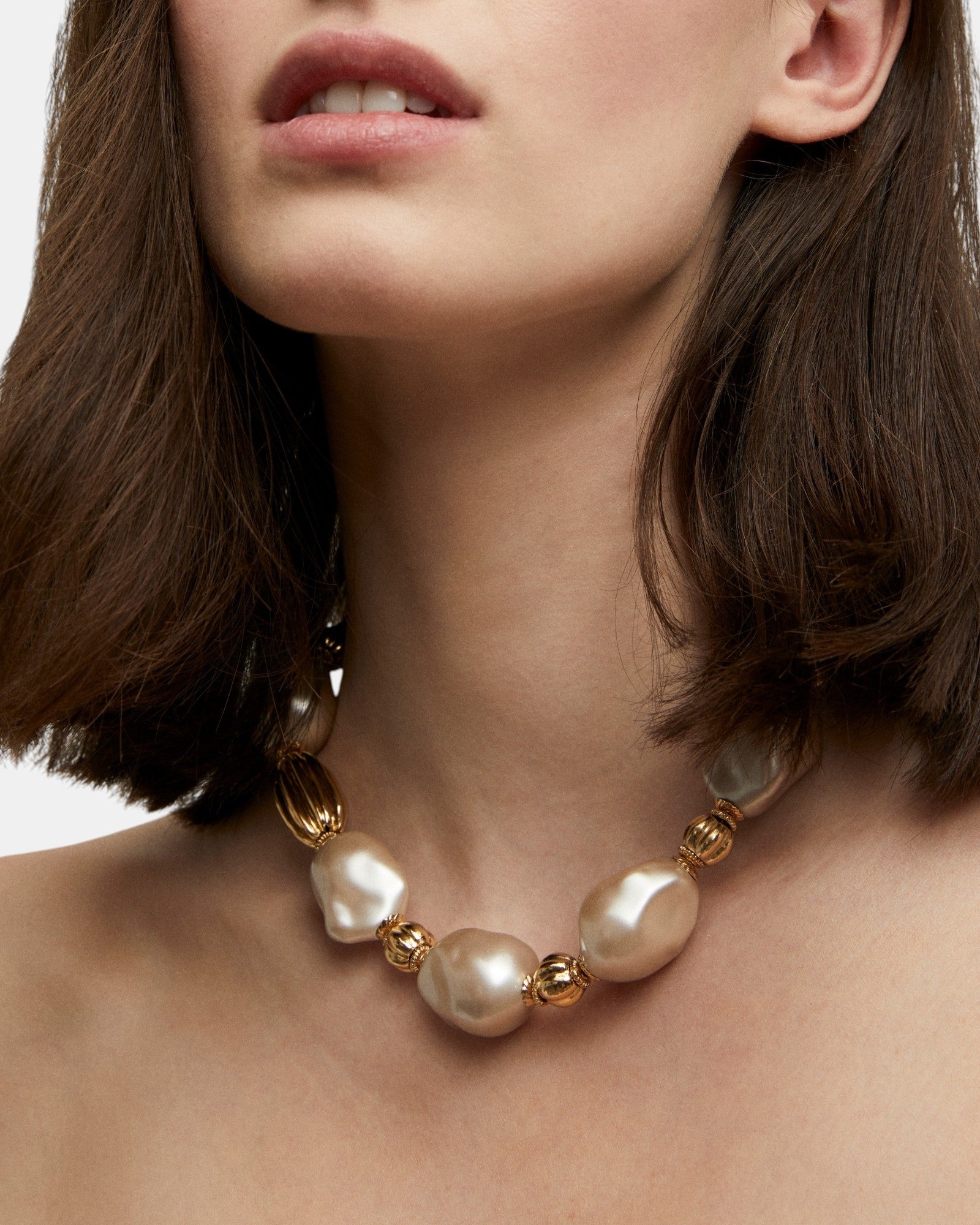 Miwa Kette Perlmutt Gold