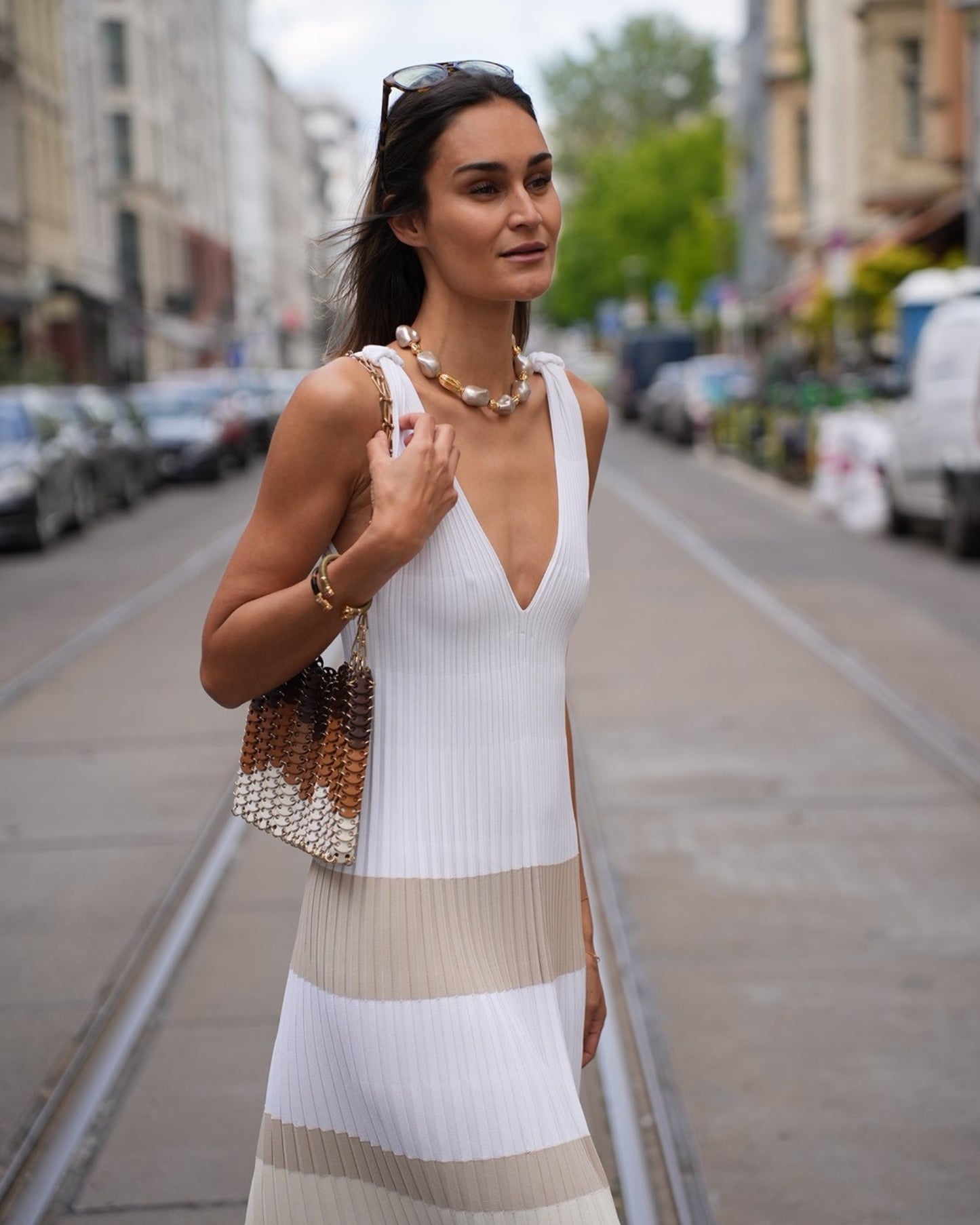 Plissiertes Strickkleid mit Colour-Block-Streifen