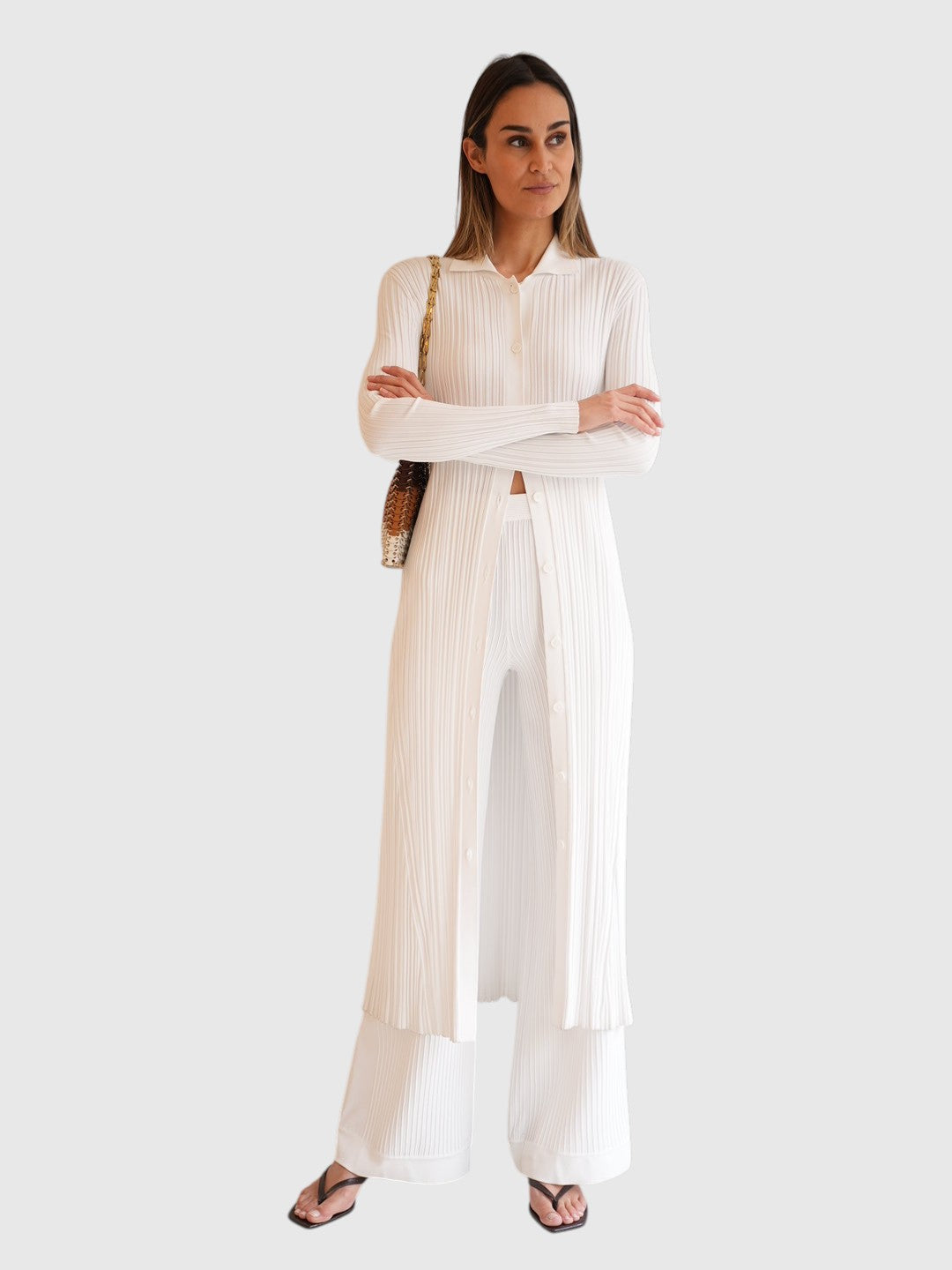 MRZ gerippte Strickhose Weiß im getragenen Styling von vorne