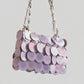 Video der Rabanne Nano 1969 Schultertasche in Lila im getragenen Styling