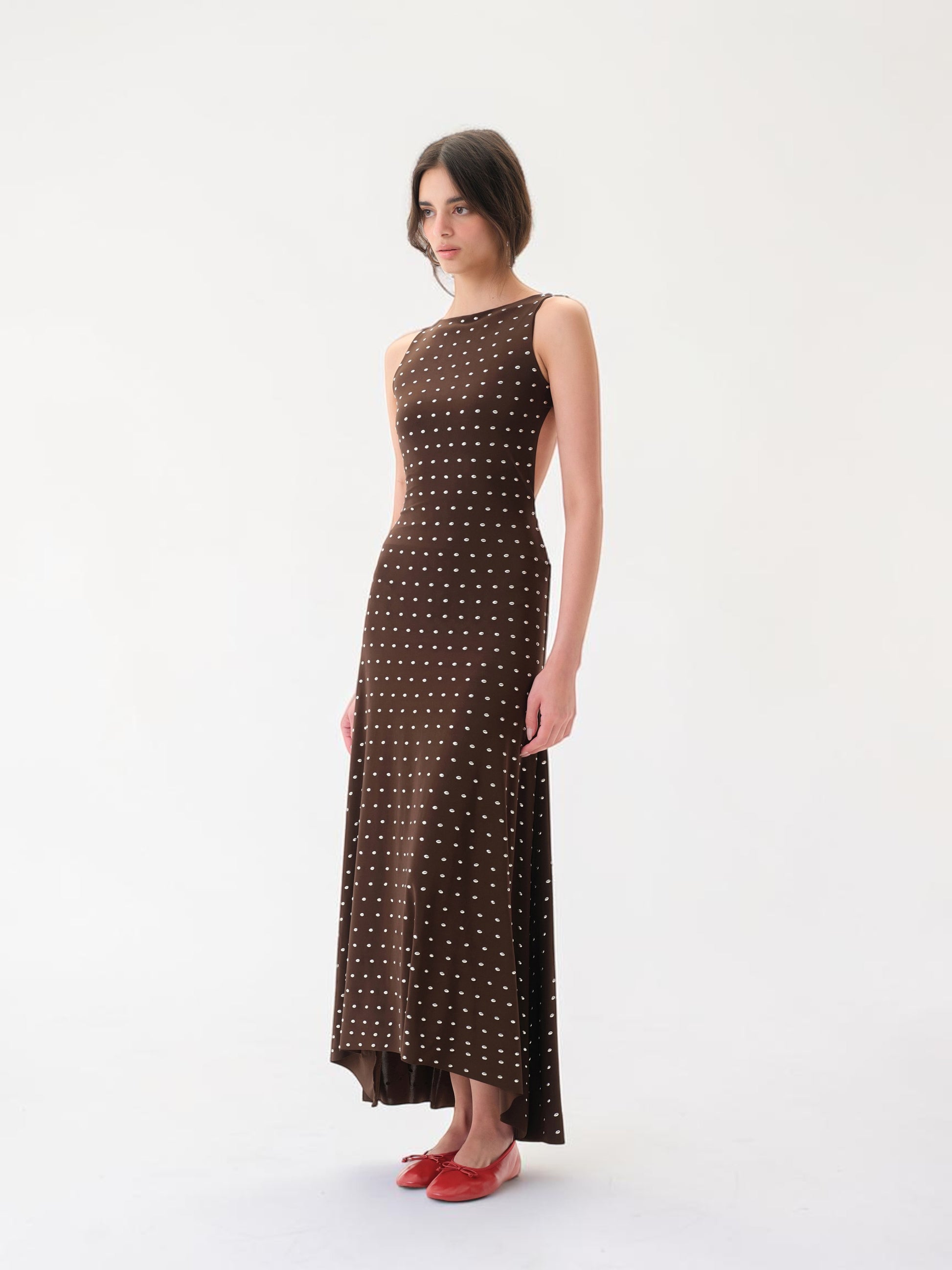 Detail des Siedrés Grace Maxikleids mit Nieten im getragenen Styling