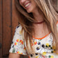 Siedrés Lidia Cut-out Midikleid Creme im Styling mit Lié Studio Mary Kette Red