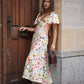 Siedrés Lidia Cut-out Midikleid in Creme von vorne getragen