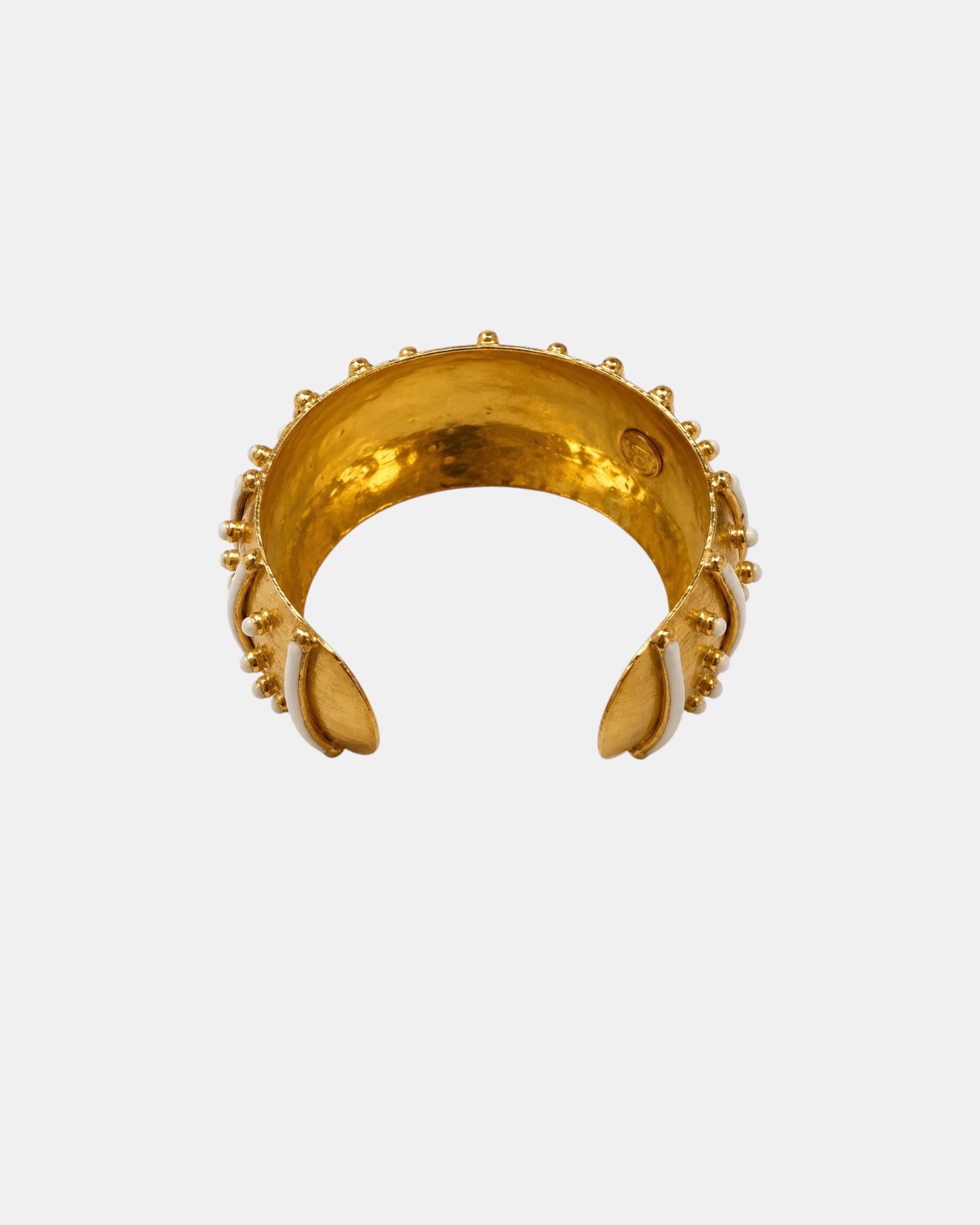 Armband in Gold mit weißer Emaille