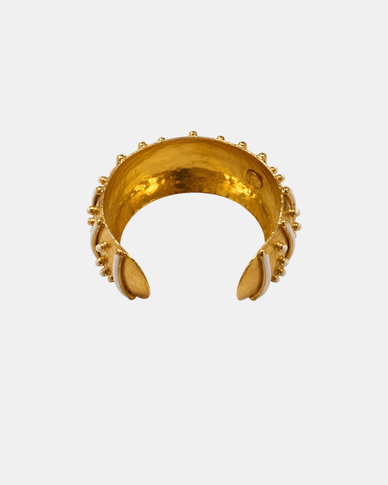 Armband in Gold mit weißer Emaille